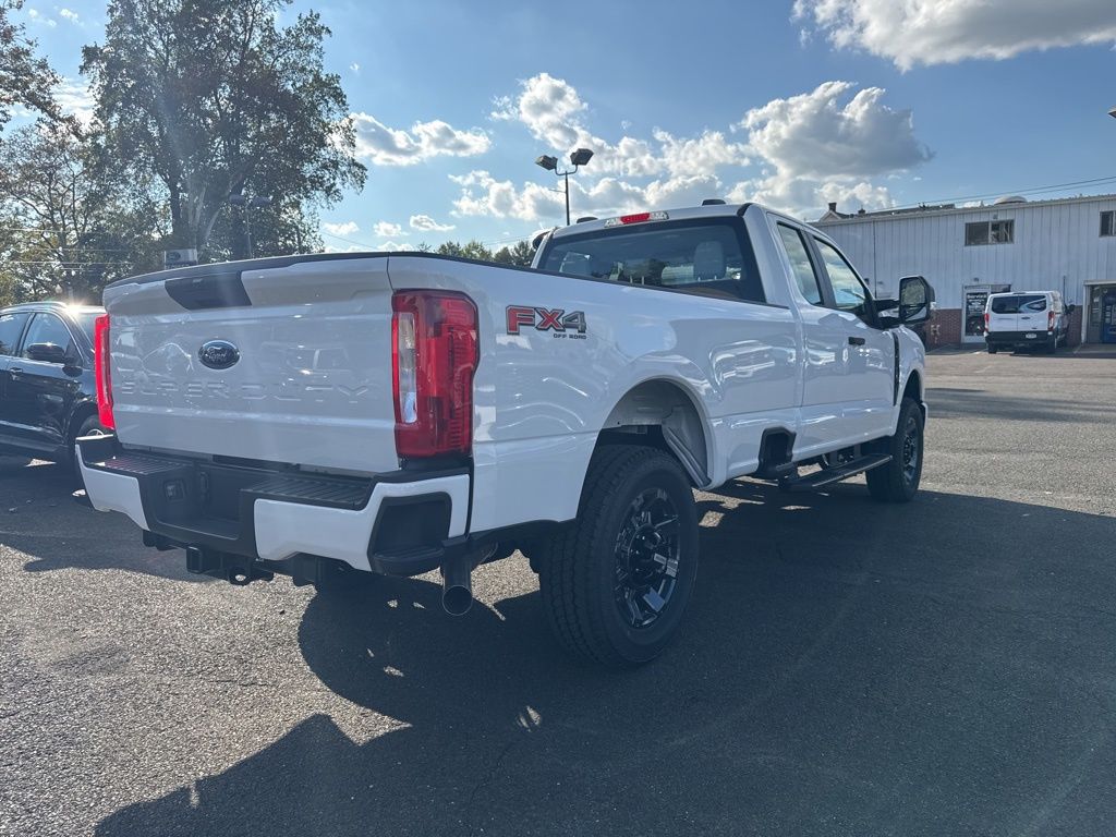 2026 Ford F-350 XL photo 3