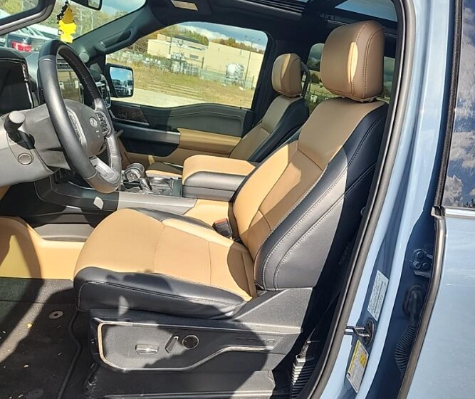 2023 Ford F-150 Lariat photo 2