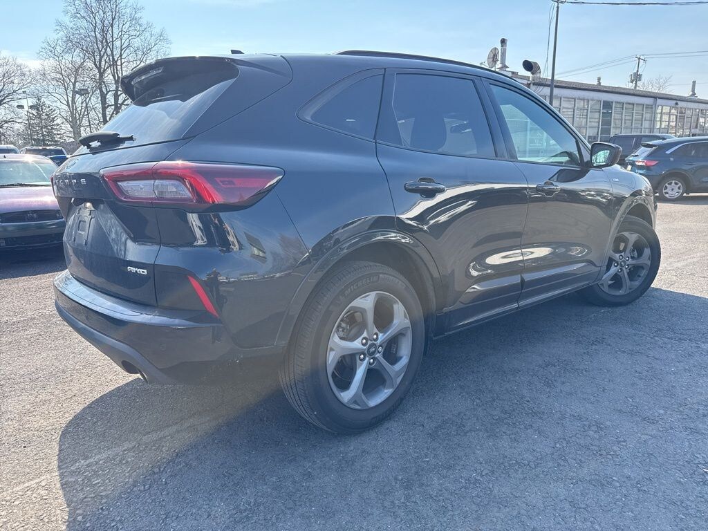 Used 2023 Ford Escape ST-Line with a Moonroof SUV