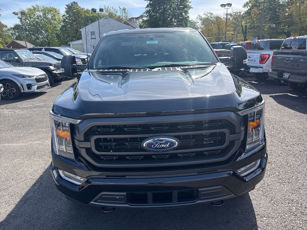 2022 Ford F-150 XLT FX4 photo 2
