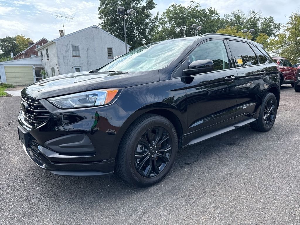 Certified 2022 Ford Edge SE -2.0L, Black Appearance Package, Apple CarPlay SUV
