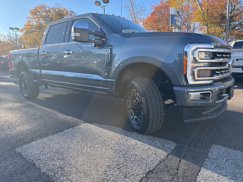 2023 Ford F-350 photo 3