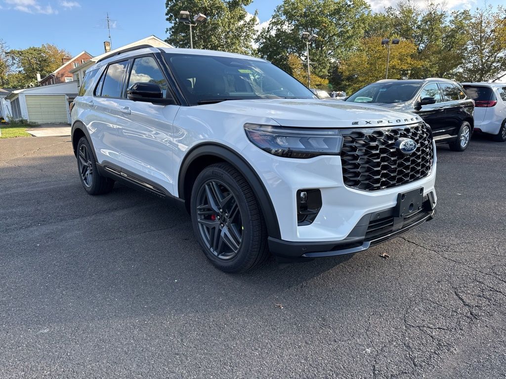 2025 Ford Explorer ST photo 2