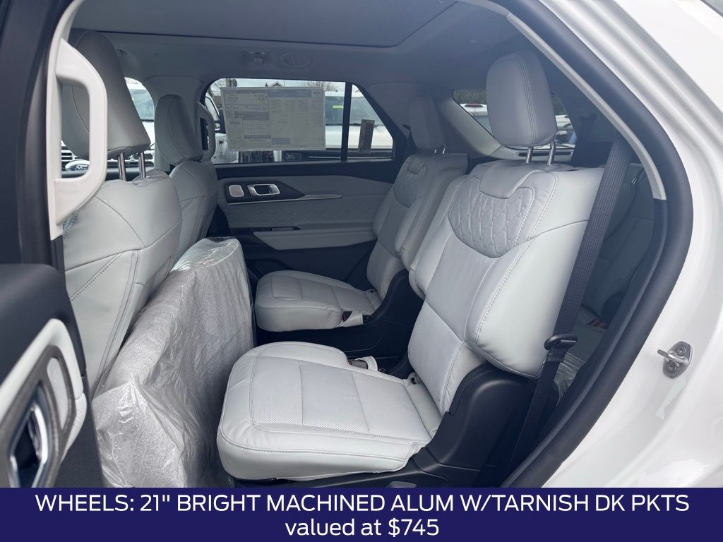2026 Ford Explorer Platinum - Photo 7