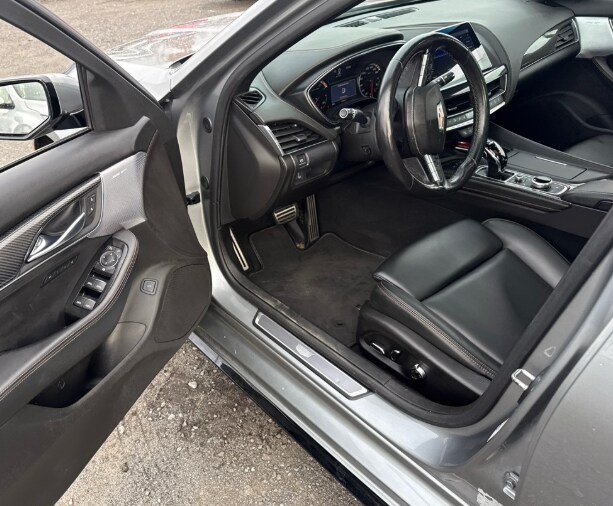 2023 Cadillac CT5 V photo 2