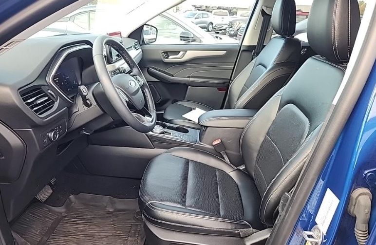 2022 Ford Escape SEL photo 3