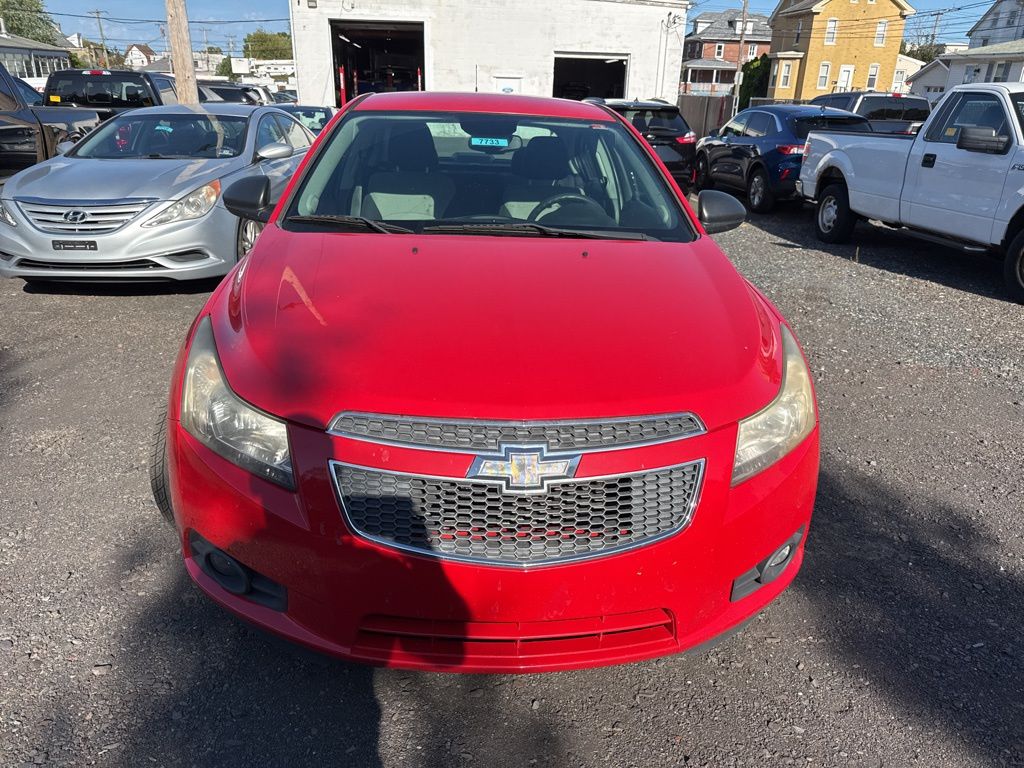 2014 Chevrolet Cruze LS photo 2
