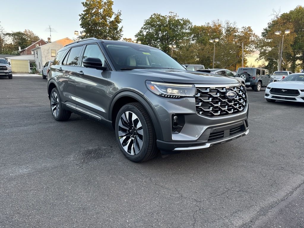 2025 Ford Explorer Platinum photo 2