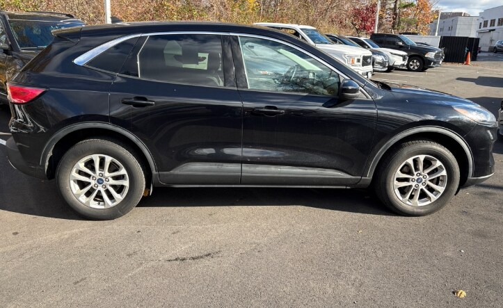 2021 Ford Escape SE photo 3