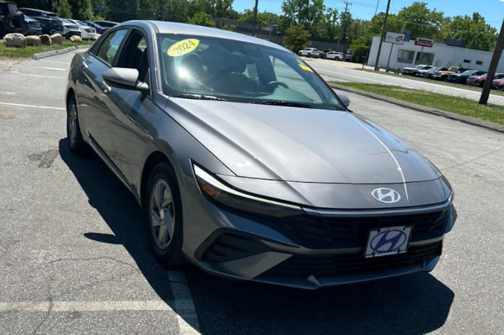 Used 2024 Hyundai Elantra SE Sedan