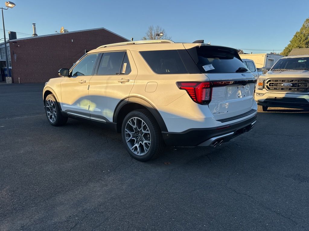 2025 Ford Explorer Platinum photo 4
