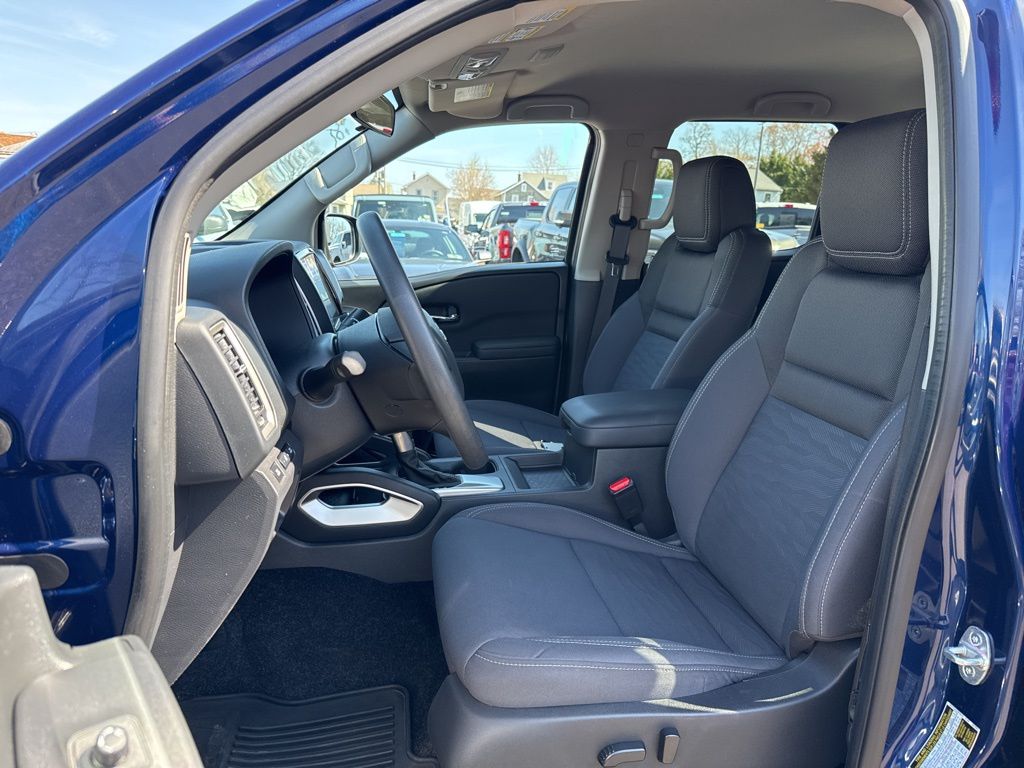 2022 Nissan Frontier SV - Photo 13