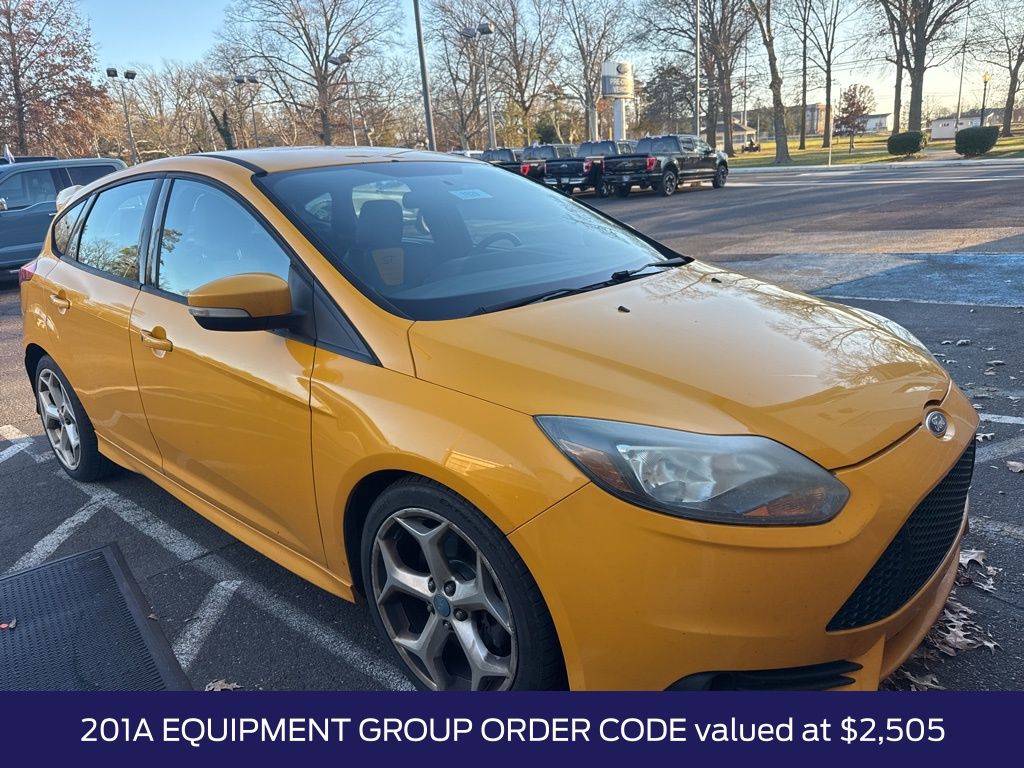 Used 2013 Ford Focus ST with VIN 1FADP3L9XDL178842 for sale in Lansdale, PA