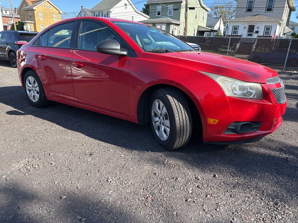 2014 Chevrolet Cruze LS photo 2
