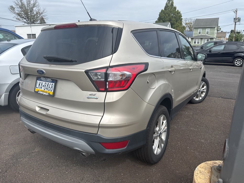 2017 Ford Escape SE photo 3