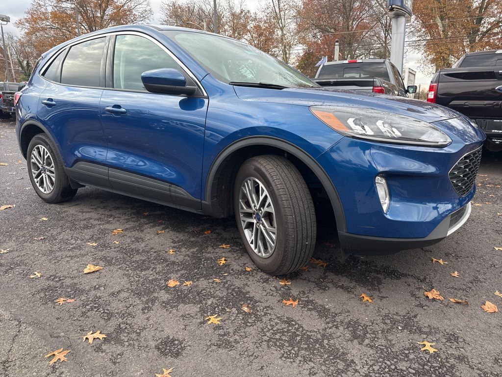 2022 Ford Escape SEL photo 2