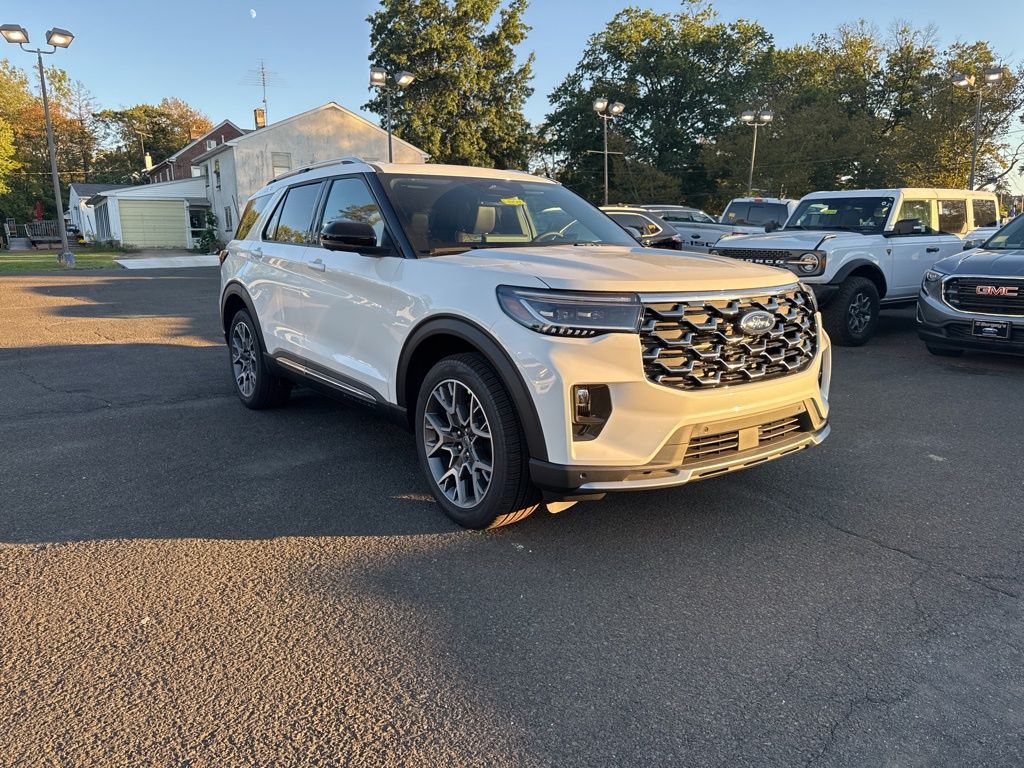 2025 Ford Explorer Platinum photo 2