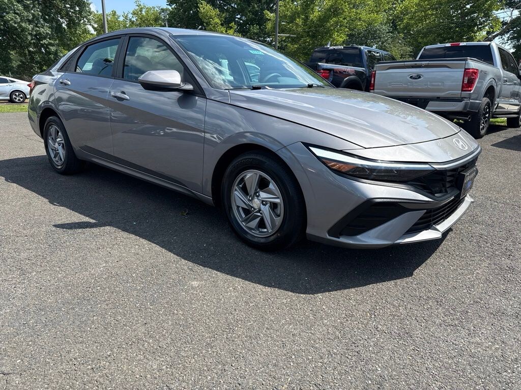 Certified 2024 Hyundai Elantra SE Sedan