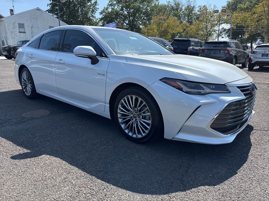2021 Toyota Avalon Hybrid Limited photo 3