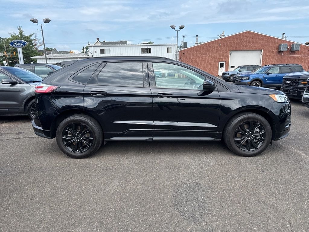 Certified 2022 Ford Edge SE -2.0L, Black Appearance Package, Apple CarPlay SUV