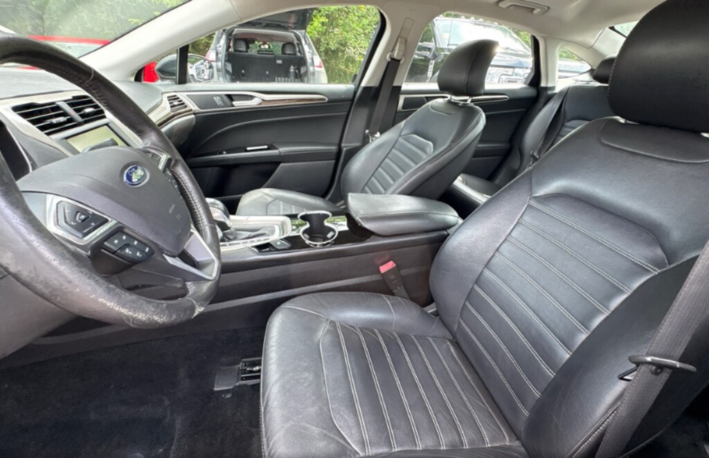 Used 2016 Ford Fusion SE Sedan