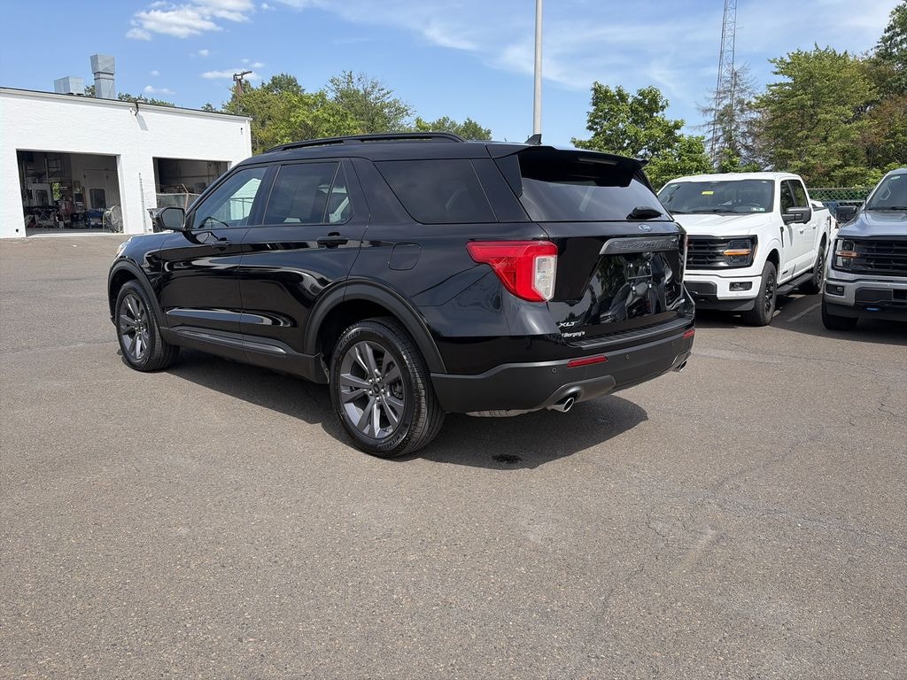 Used 2024 Ford Explorer 2.3T 4WD XLT w/ Twin Panel Moonroof & Navigation SUV