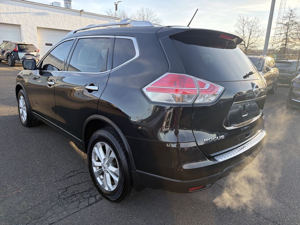 2016 Nissan Rogue SV photo 3