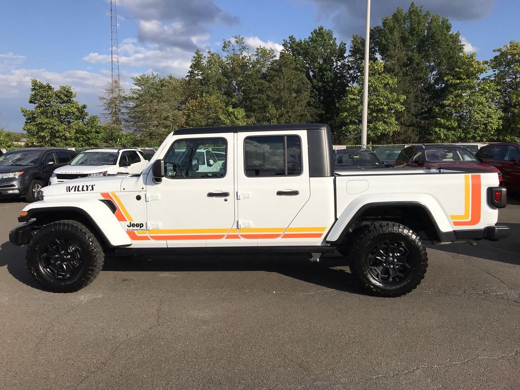 2022 Jeep Gladiator Willys photo 2