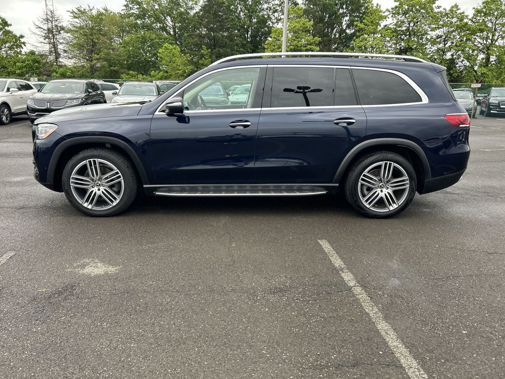 2022 Mercedes Benz GLS 450 4MATIC photo 2