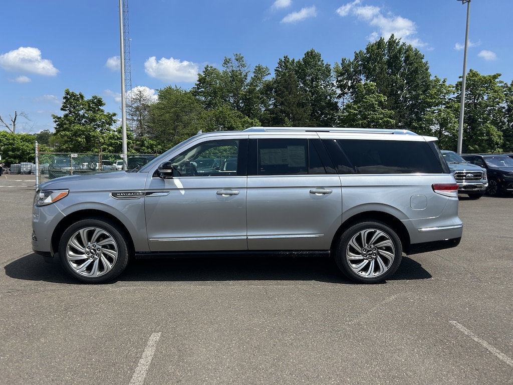 Certified 2022 Lincoln Navigator 3.5T 4WD Reserve L w/ Luxury Pkg SUV