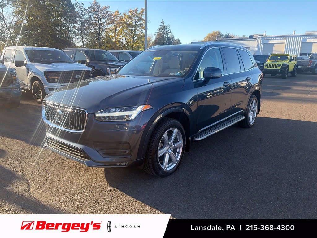 2022 Volvo XC90 Momentum