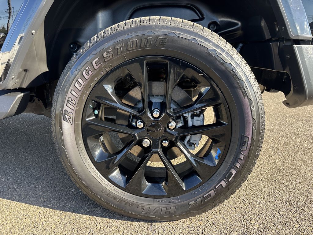2022 Jeep Wrangler Unlimited 4xe Sahara photo 2