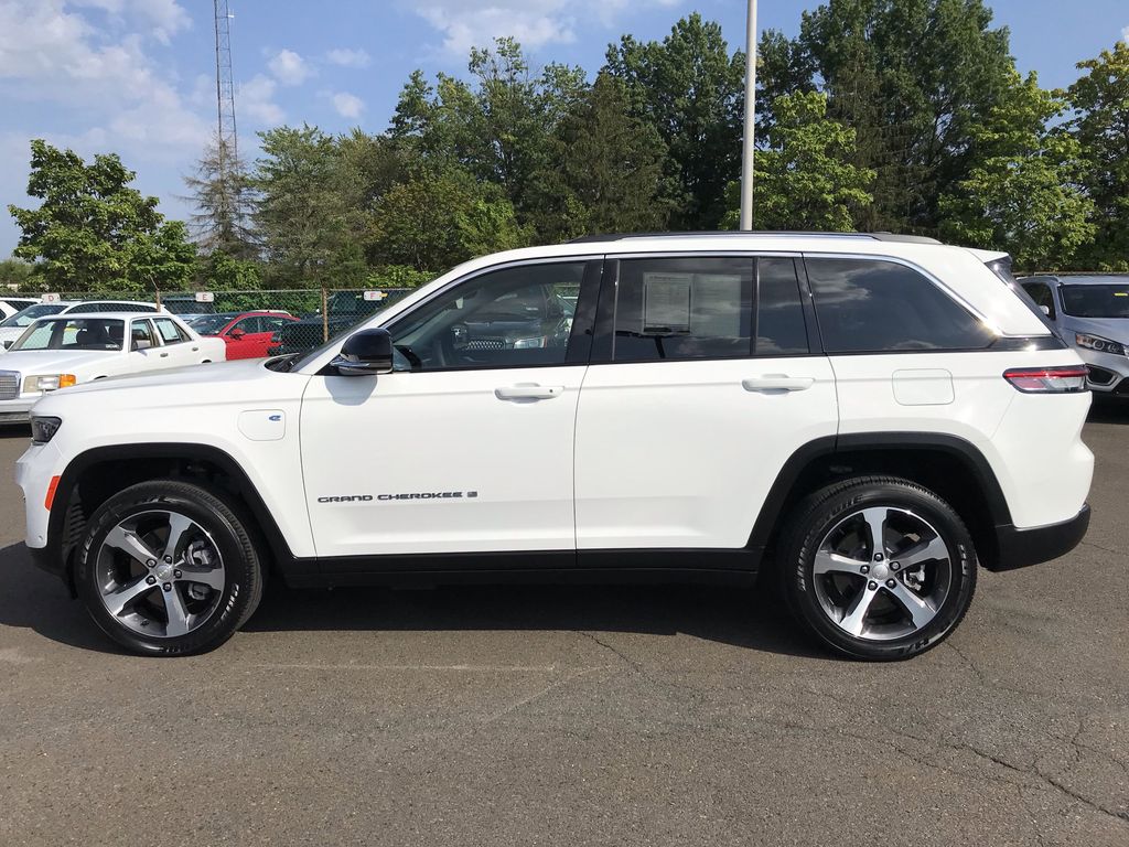 2023 Jeep Grand Cherokee 4xe photo 2