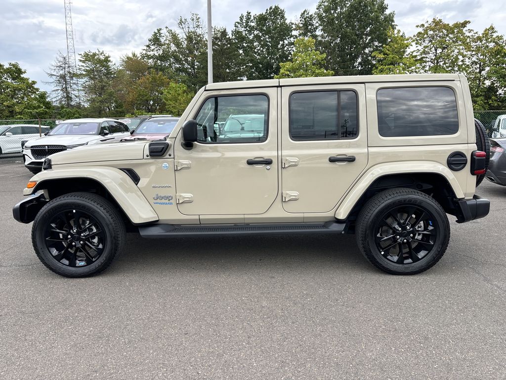 2022 Jeep Wrangler Unlimited 4xe Sahara photo 2
