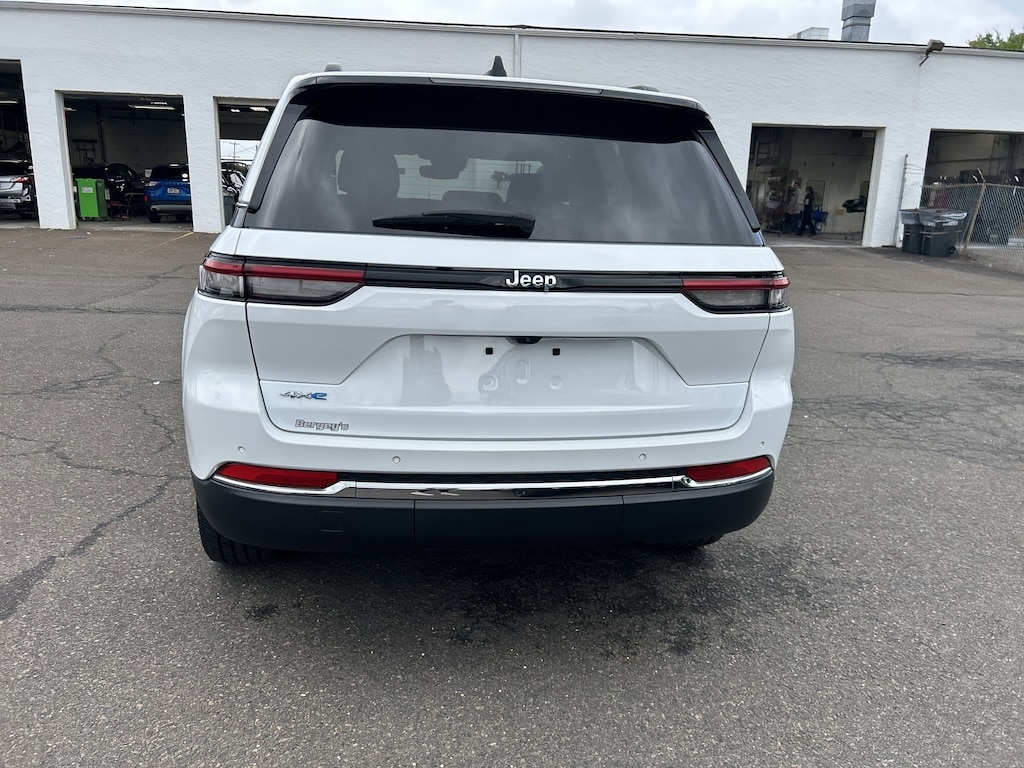 Used 2022 Jeep Grand Cherokee 4xe 2.0L 4WD w/ Dual-Pane Sunroof & Nav SUV