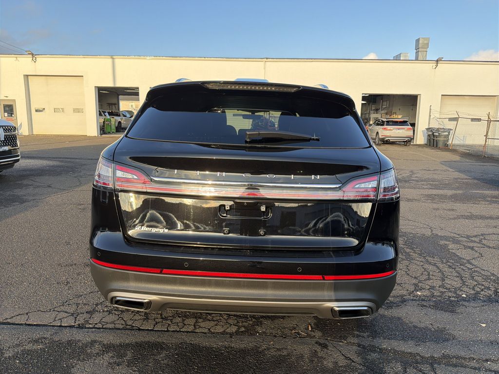 2021 Lincoln Nautilus Reserve photo 4