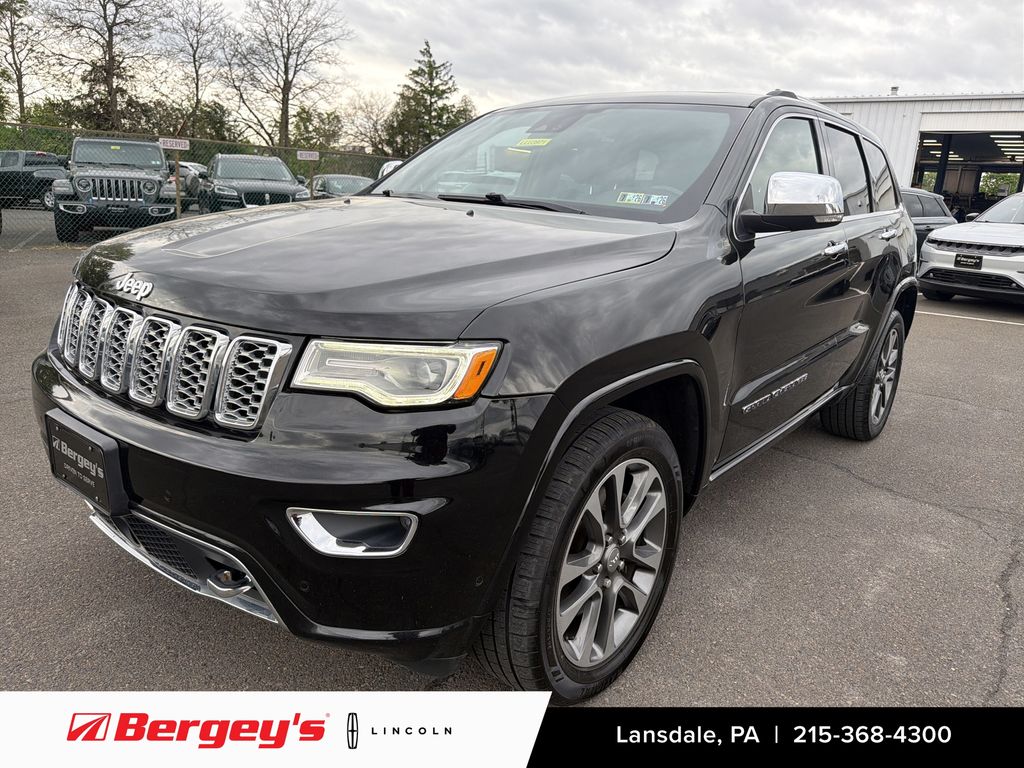 2017 Jeep Grand Cherokee Overland 4WD's photo