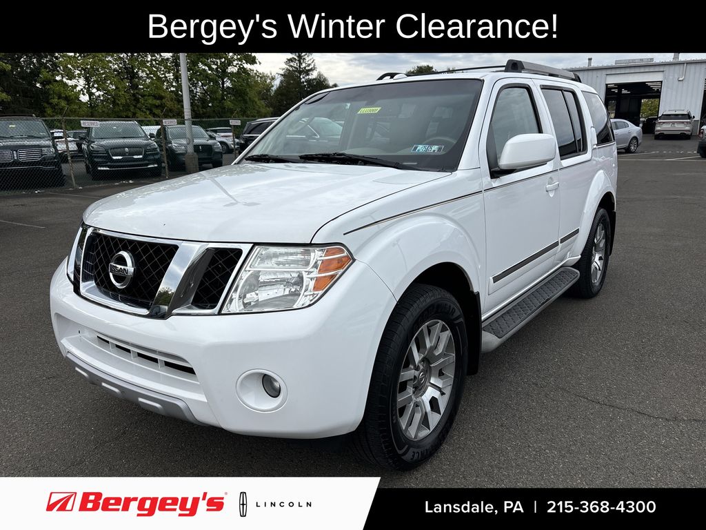 2012 Nissan Pathfinder LE