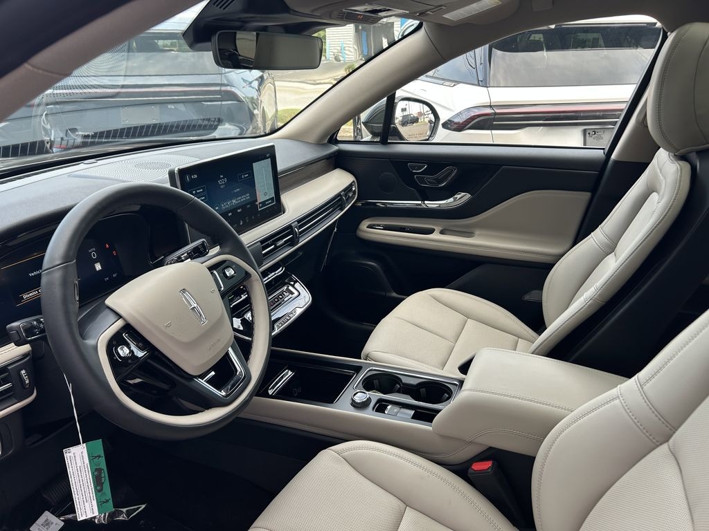 New 2025 Lincoln Corsair 2.5L AWD Grand Touring II w/ Panoramic Moonroof & Navigation SUV
