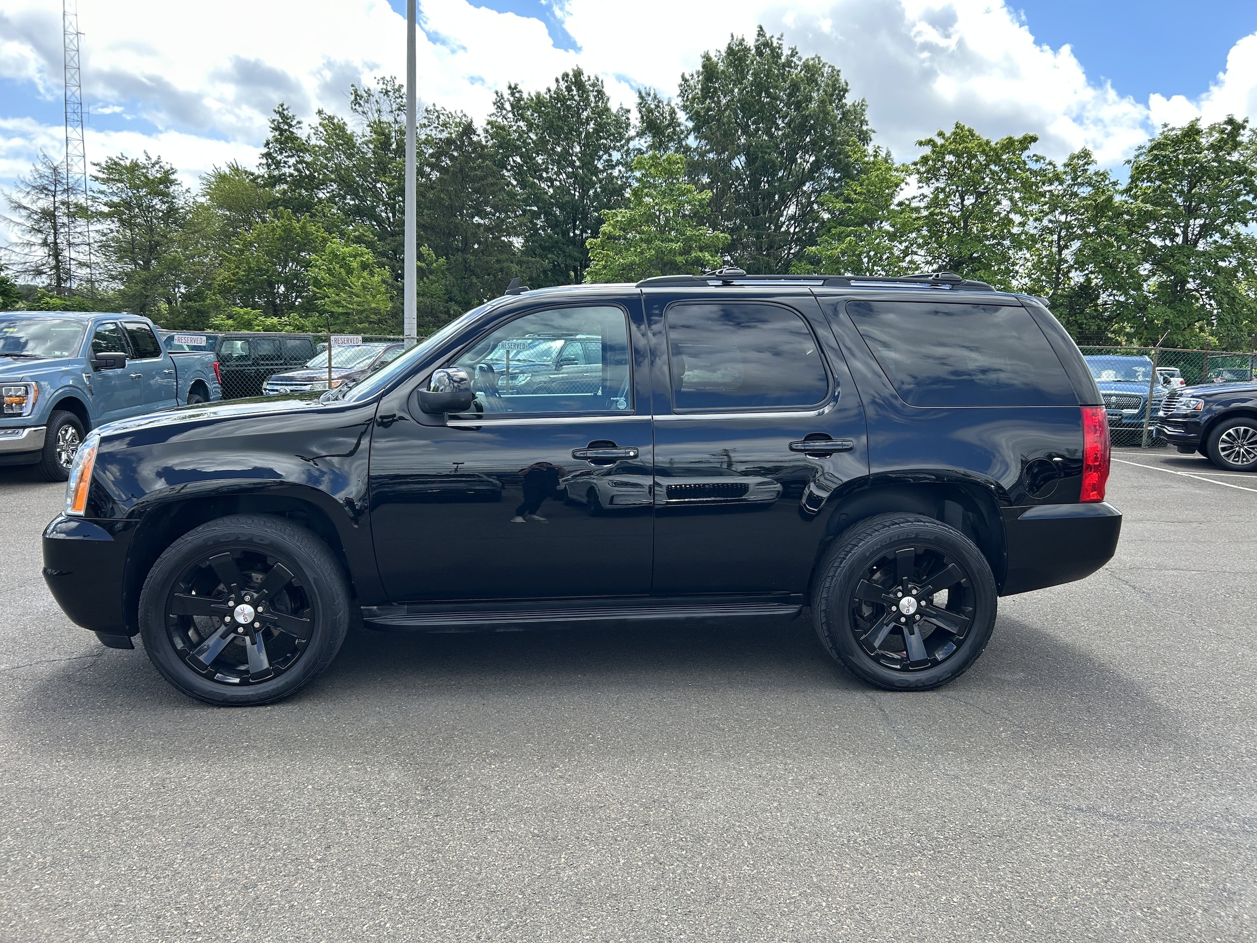 Used 2013 GMC Yukon SLT with VIN 1GKS2CE0XDR290041 for sale in Lansdale, PA