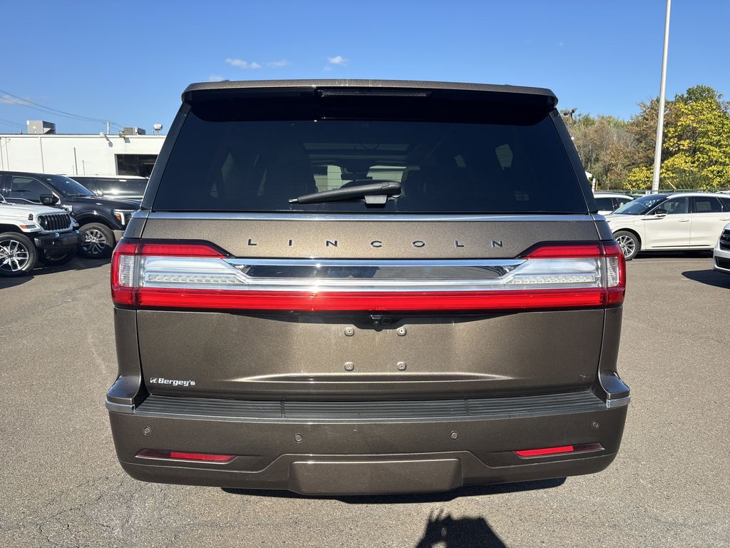 2018 Lincoln Navigator Black Label photo 4