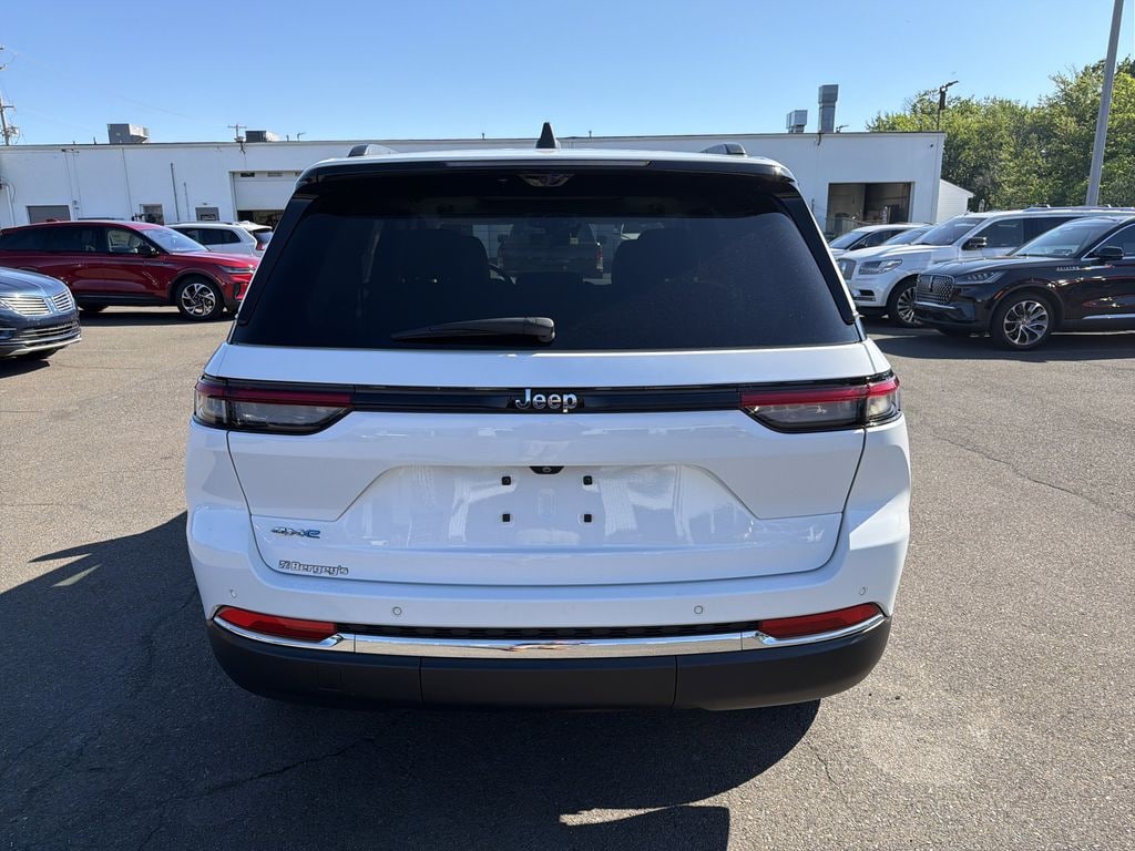 Used 2017 Jeep Grand Cherokee 3.6L 4WD Overland w/ Navigation SUV