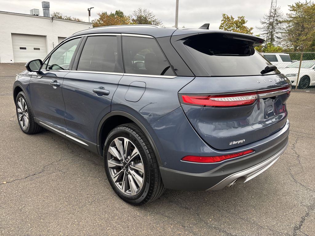 2022 Lincoln Corsair Reserve photo 3