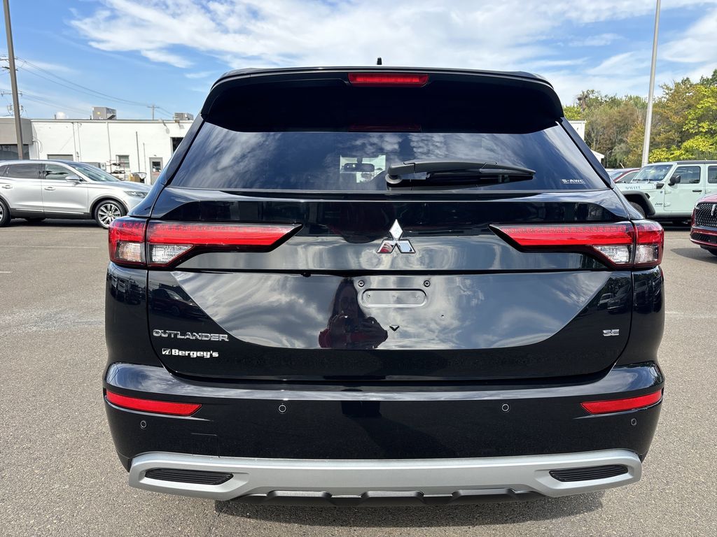 2022 Mitsubishi Outlander SE Launch Edition S-AWC photo 4