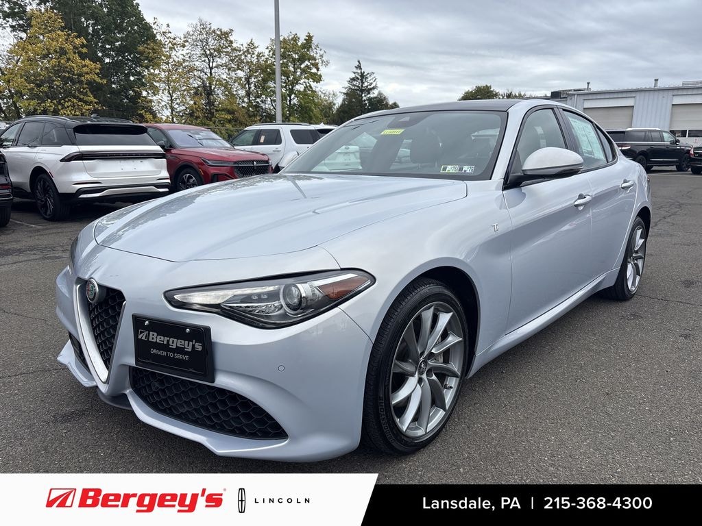 Used 2022 Alfa Romeo Giulia 2.0T TI AWD w/ Heated Seats & Heated Steering Wheel Sedan