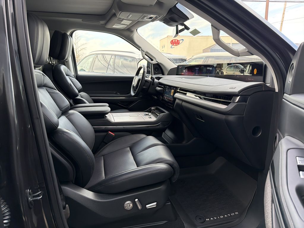 2025 Lincoln Navigator Reserve L - Photo 7