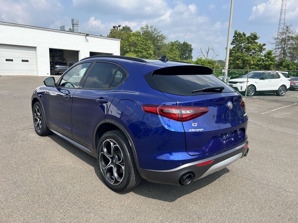 Used 2022 Alfa Romeo Stelvio 2.0L AWD w/ Premium Interior & Sound Pkg SUV
