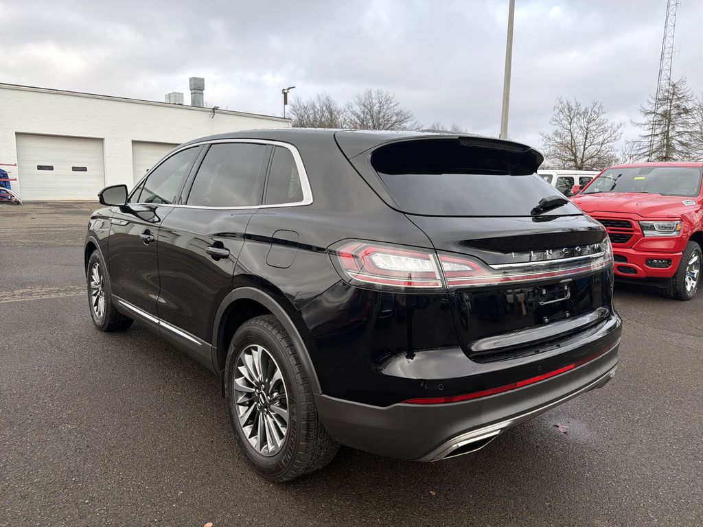 2023 Lincoln Nautilus Standard photo 2