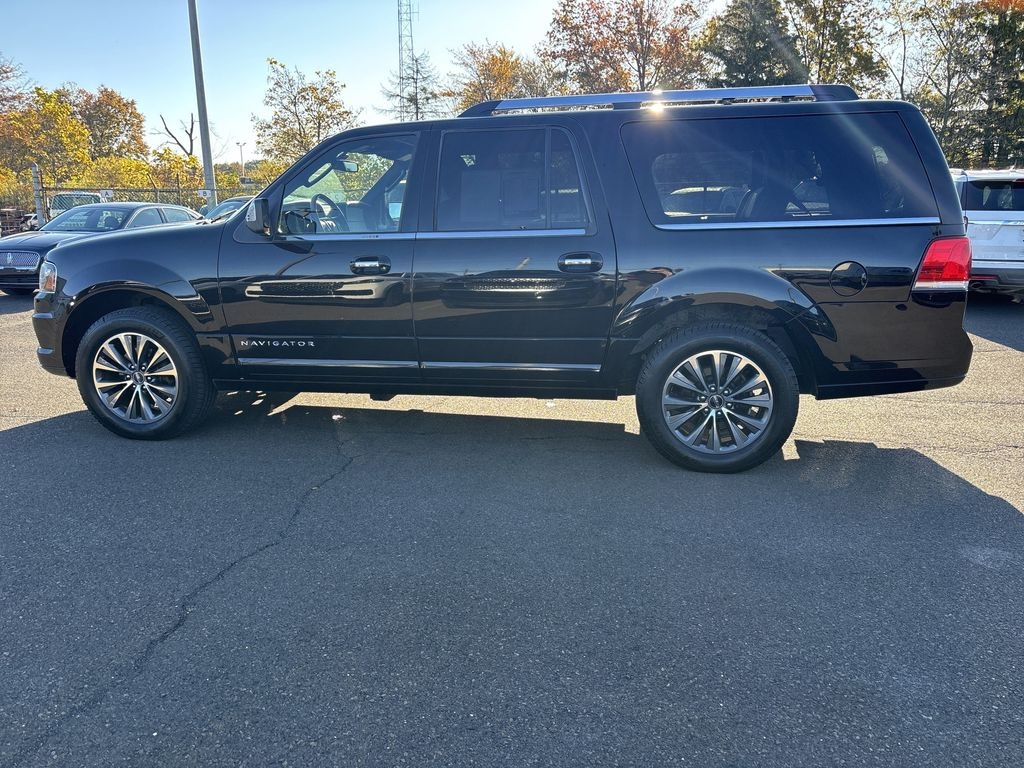 Used 2016 Lincoln Navigator L 3.5T 4WD Select w/ Moonroof & Navigation SUV