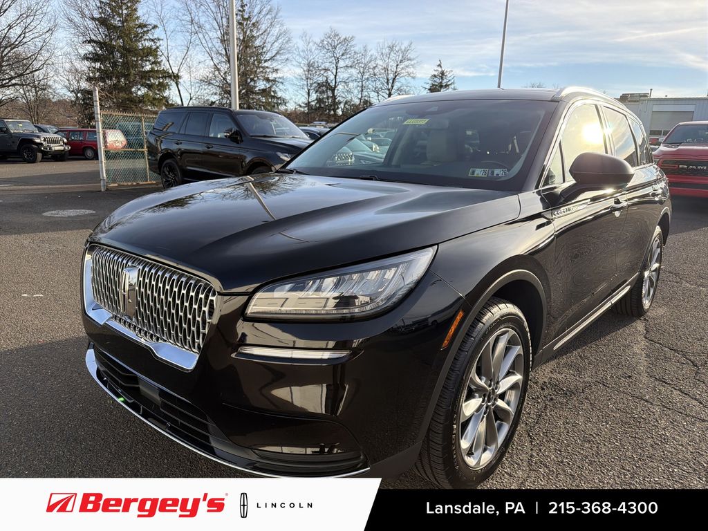 2022 Lincoln Corsair Base's photo